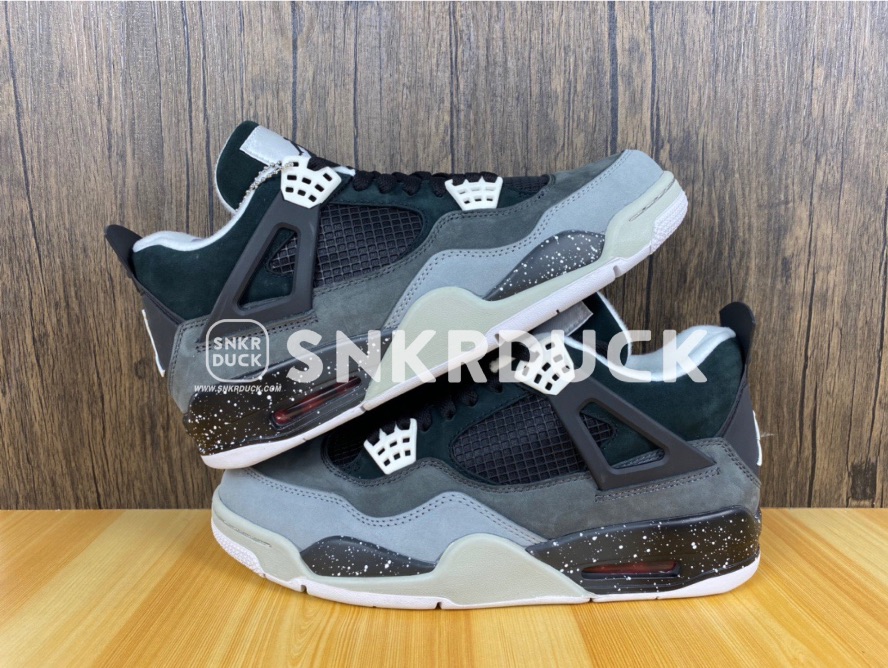 Nike Air Jordan 4 RETRO 